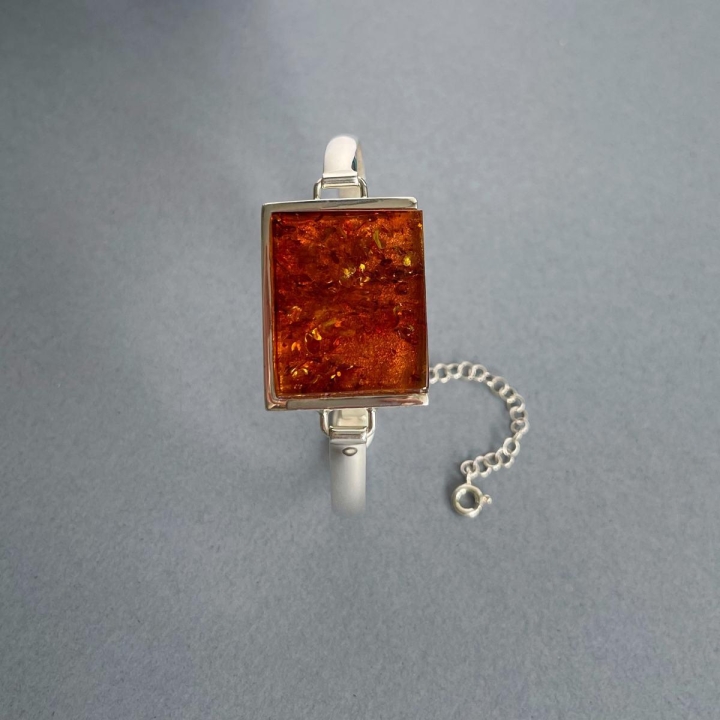 5705276afcb2728b11513d1febf76631